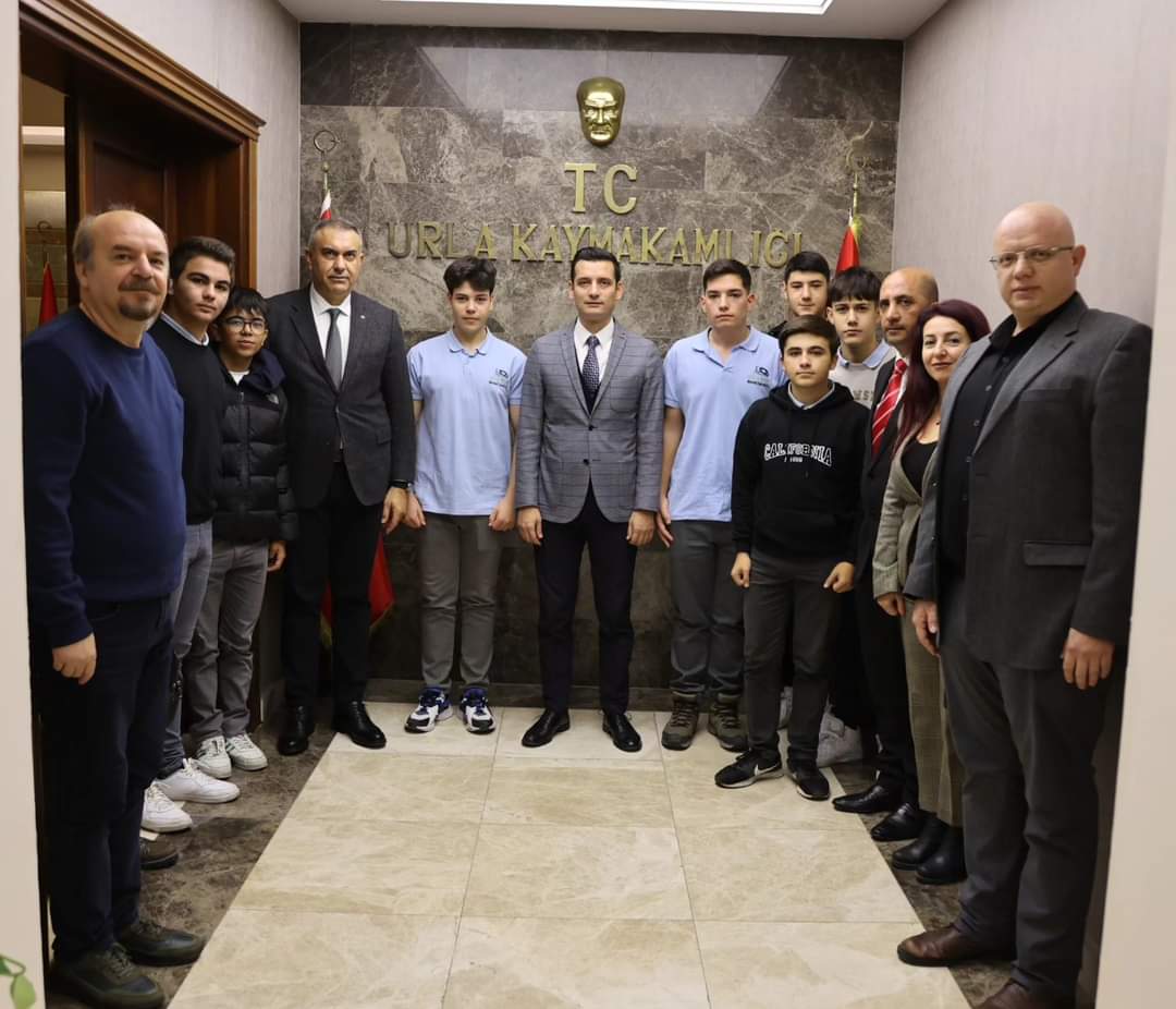 Mesleki Teknik ve Anadolu Lisesi Öğretmen ve Öğrencilerinin Kaymakam Mustafa GÖZLET' i Ziyareti
